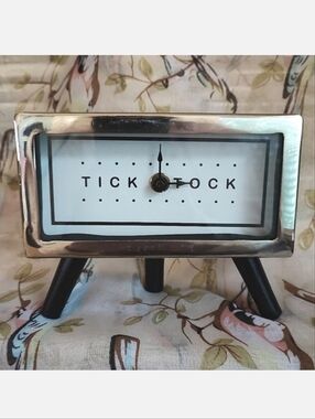 Tick Tock Television Working Chrome Metal Wood Desk Table Mantle Clock Tik Tok
